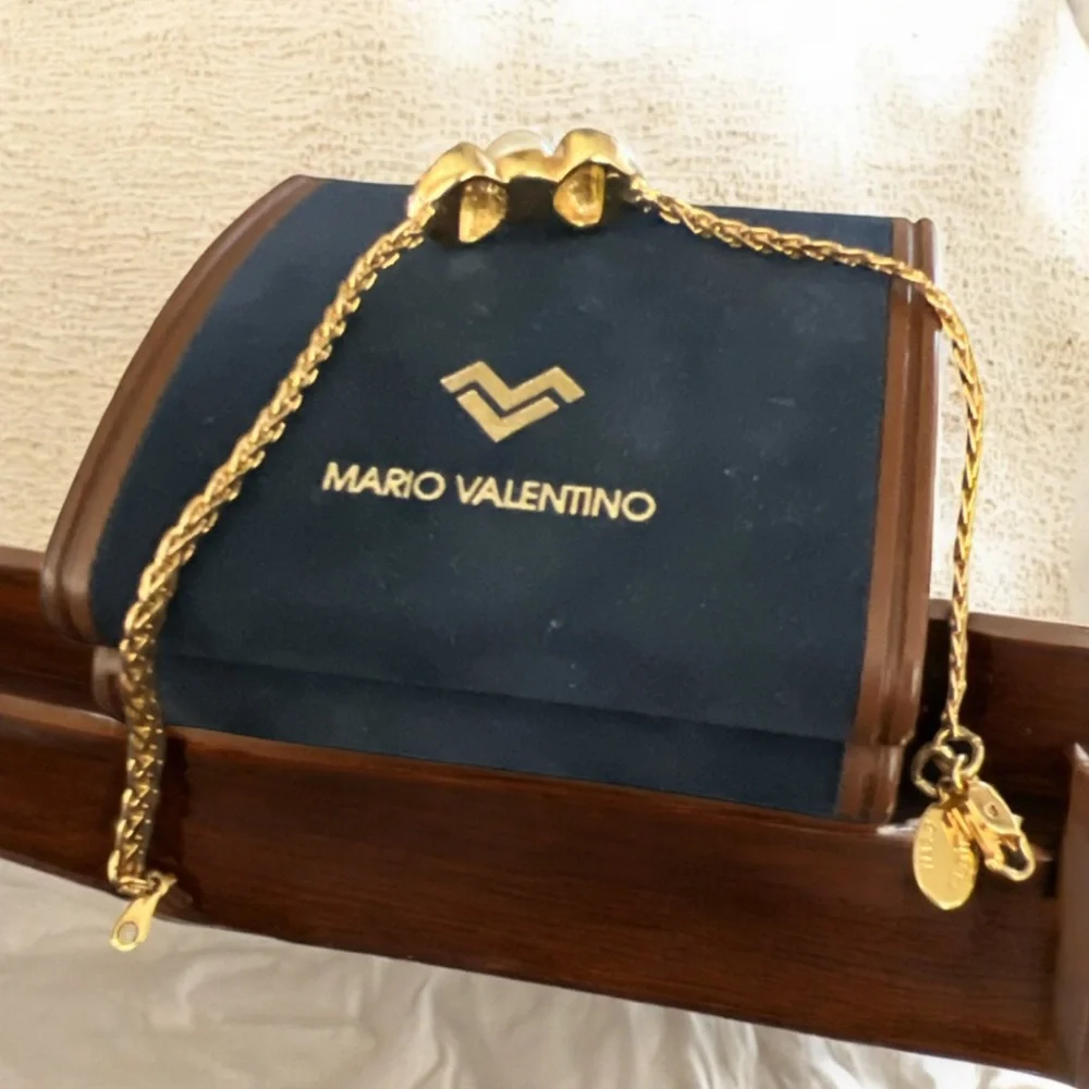 AUTHENTIC RARE VINTAGE MARIO VALENTINO  Gold Bracelet with Pearl Crystal Accents - Picture 4 of 4